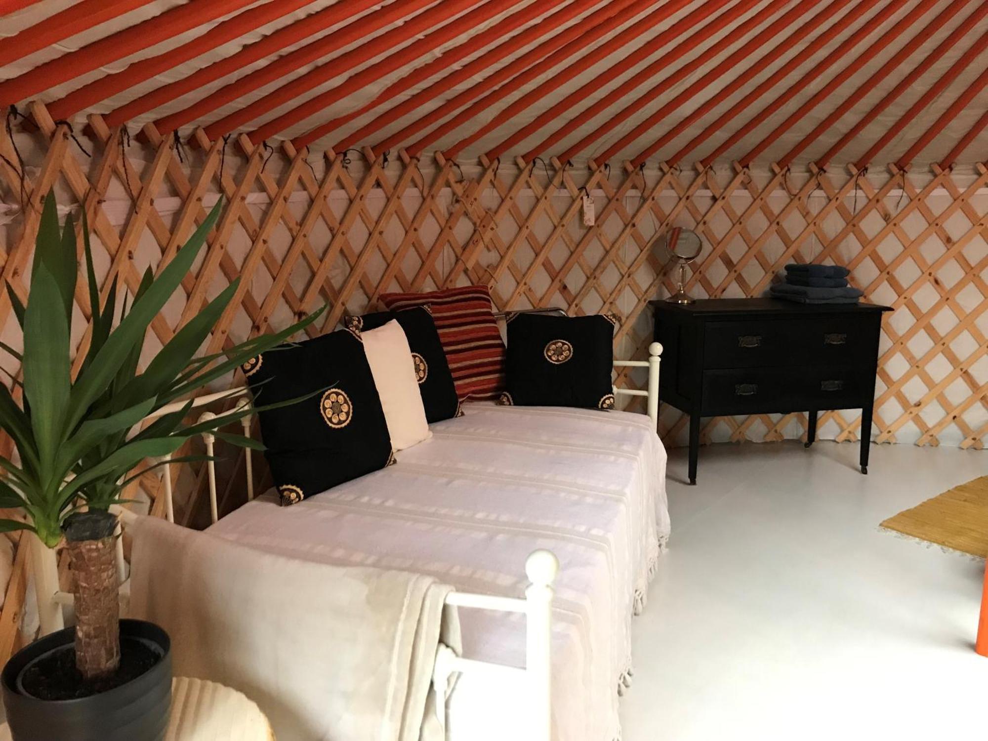Gilfach Gower Farm Luxury Yurt With Hot Tub Hotel Ammanford Buitenkant foto