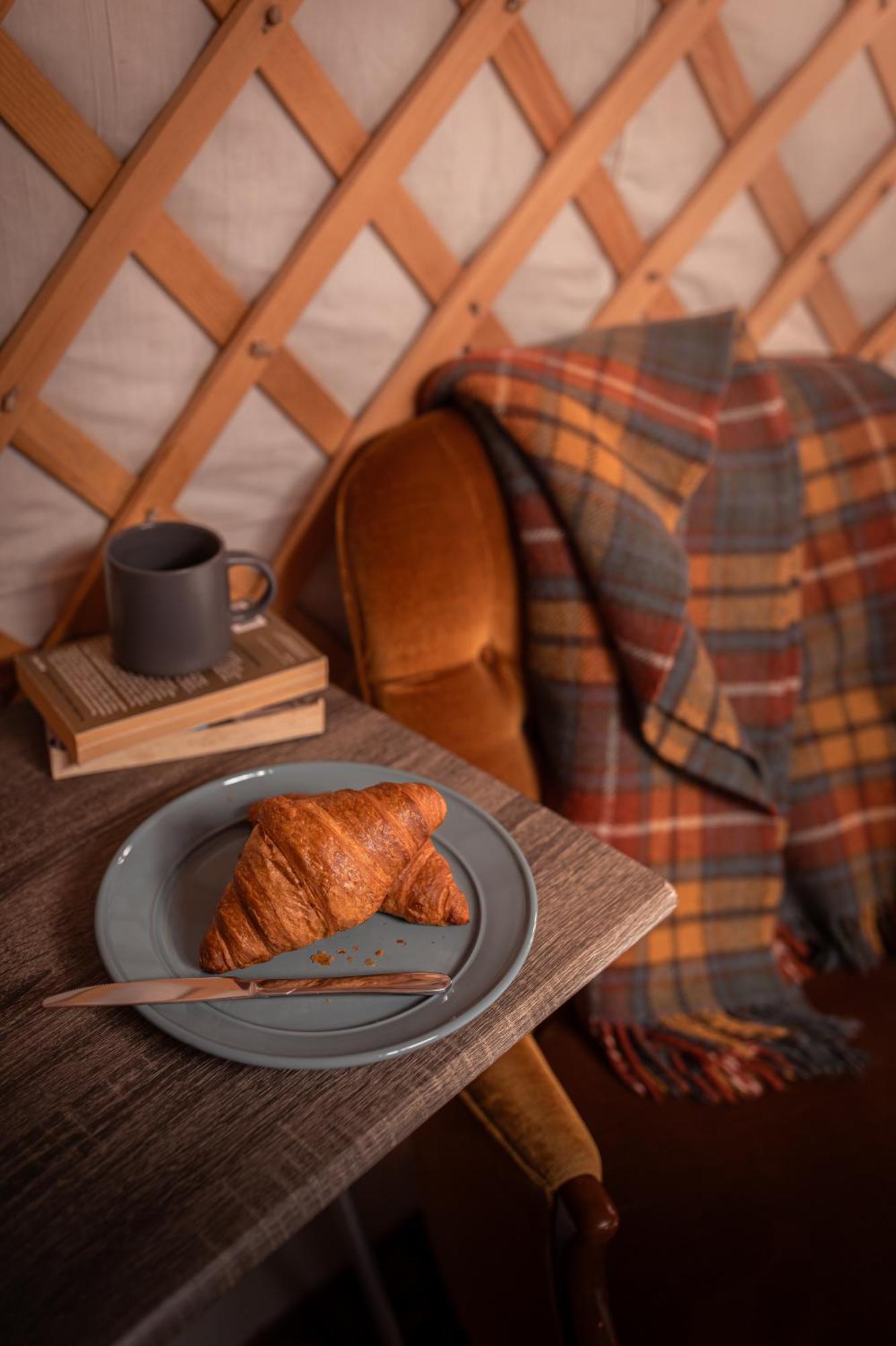 Gilfach Gower Farm Luxury Yurt With Hot Tub Hotel Ammanford Buitenkant foto