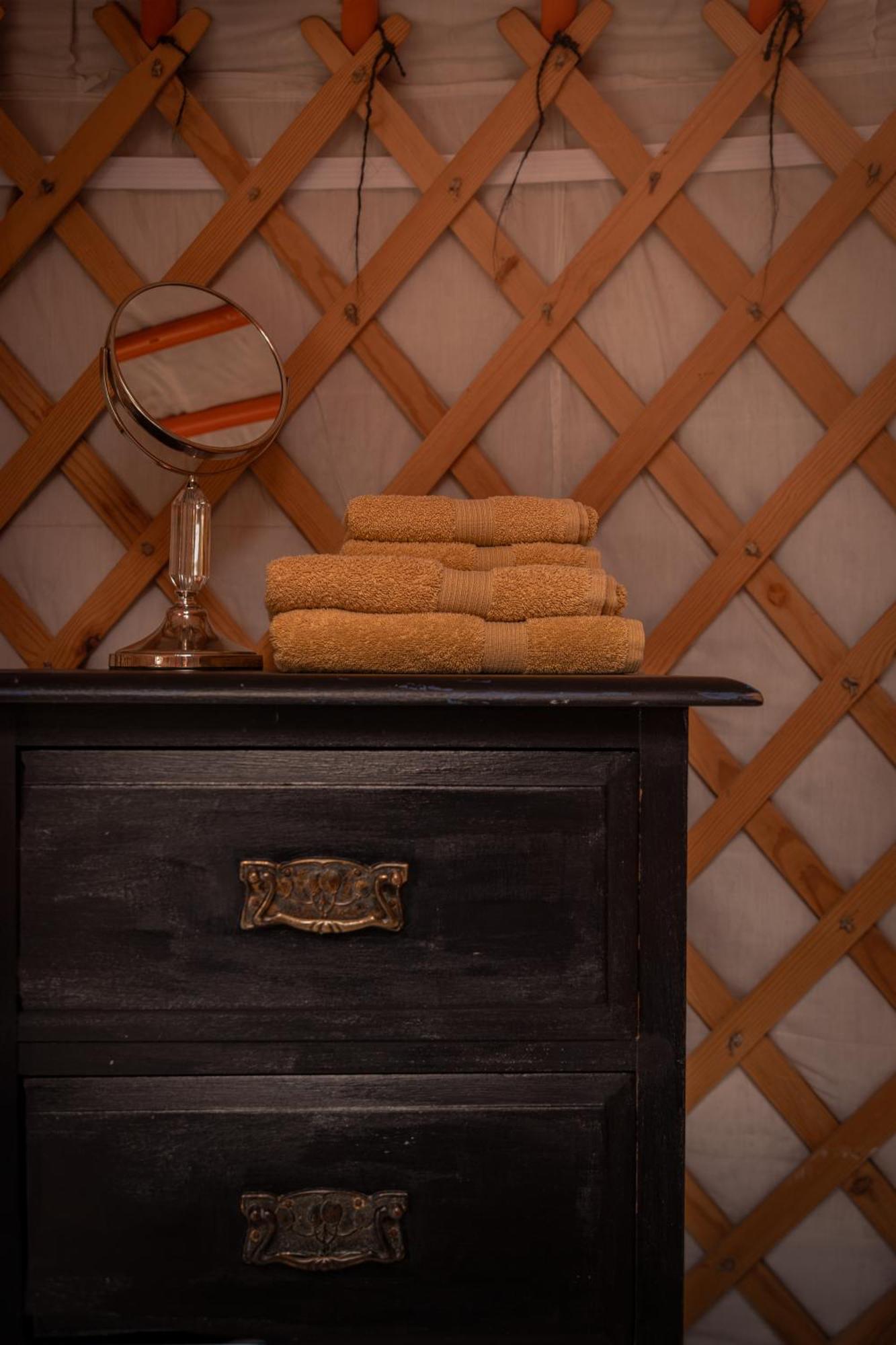 Gilfach Gower Farm Luxury Yurt With Hot Tub Hotel Ammanford Buitenkant foto